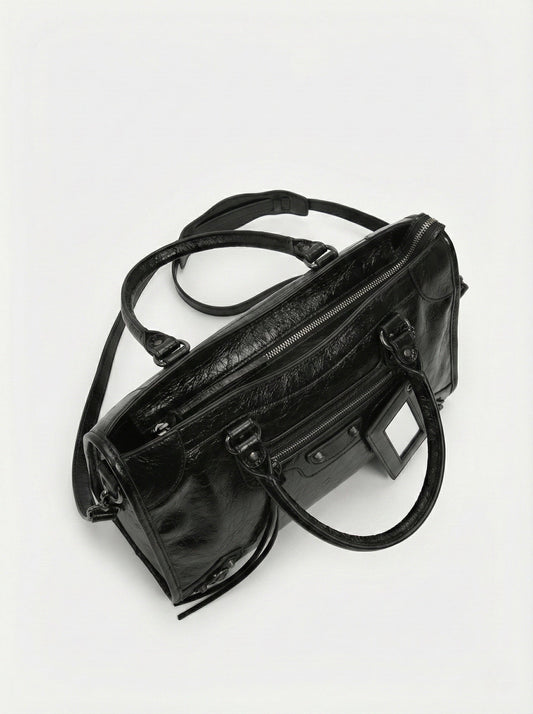 Carmela- Stylish Handbag with Spacious Interior & Minimalist Design