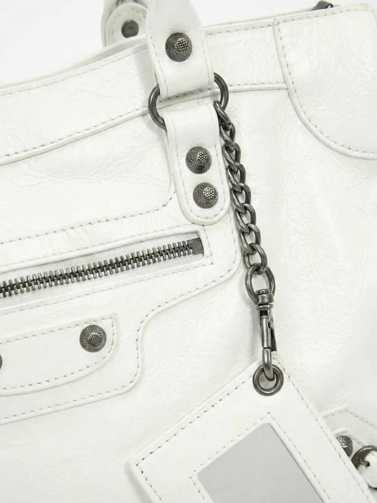 Carmela- Stylish Handbag with Spacious Interior & Minimalist Design