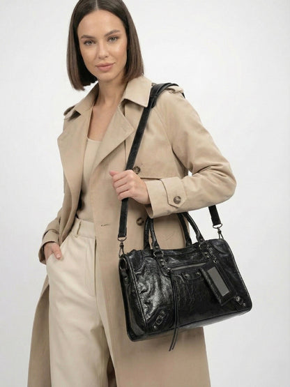 Carmela- Stylish Handbag with Spacious Interior & Minimalist Design